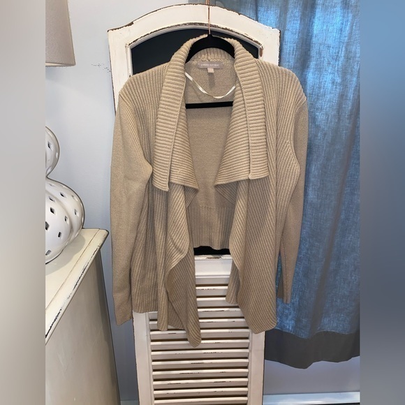 Bundle Banana Republic Black and Tan Waterfall Sweaters - Picture 1 of 5
